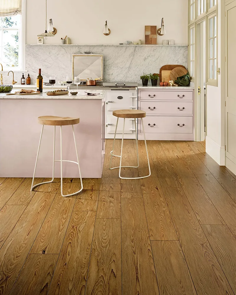 Chene Golden Handscraped Engineered Oak